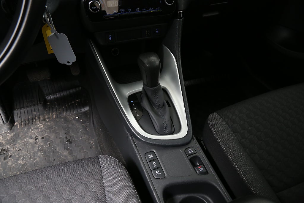 Toyota Yaris Hybrid Active Aut 5D Kamera PDC Blåtand