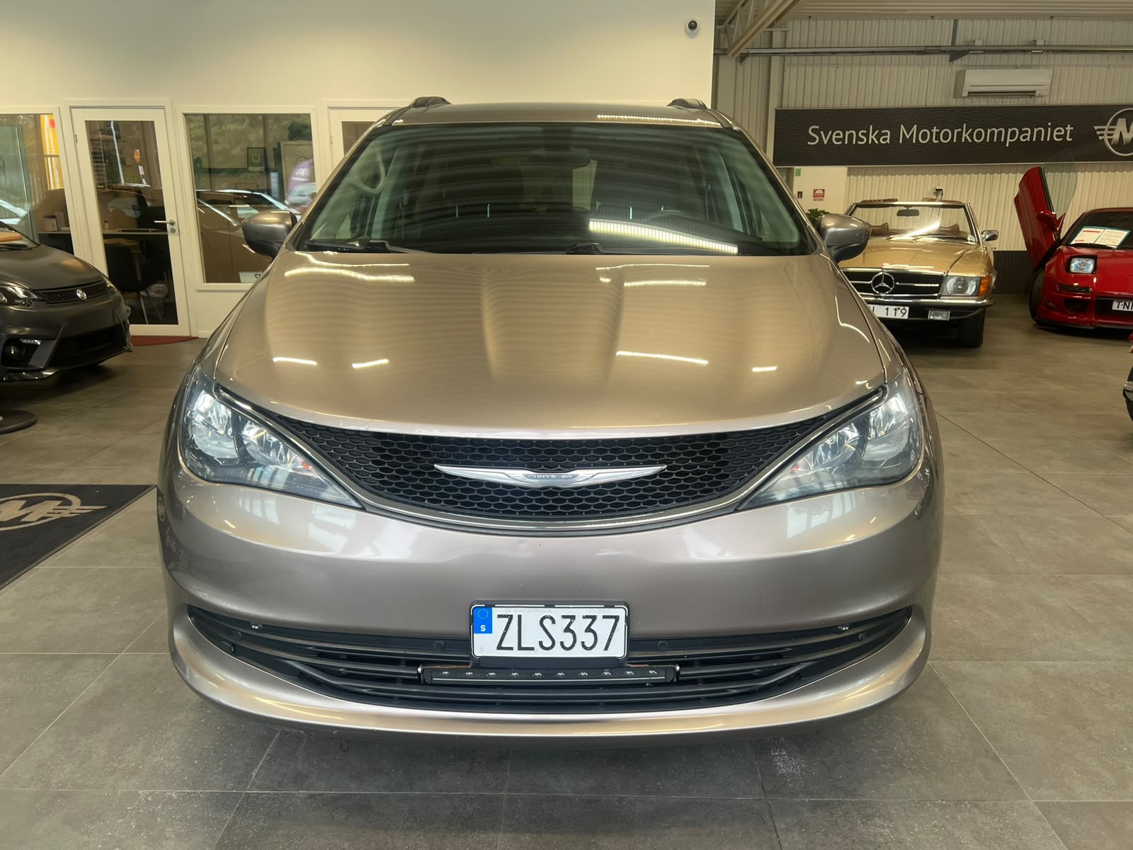 Chrysler Pacifica 3.6 V6 7 Sits 2017, bild 2/10