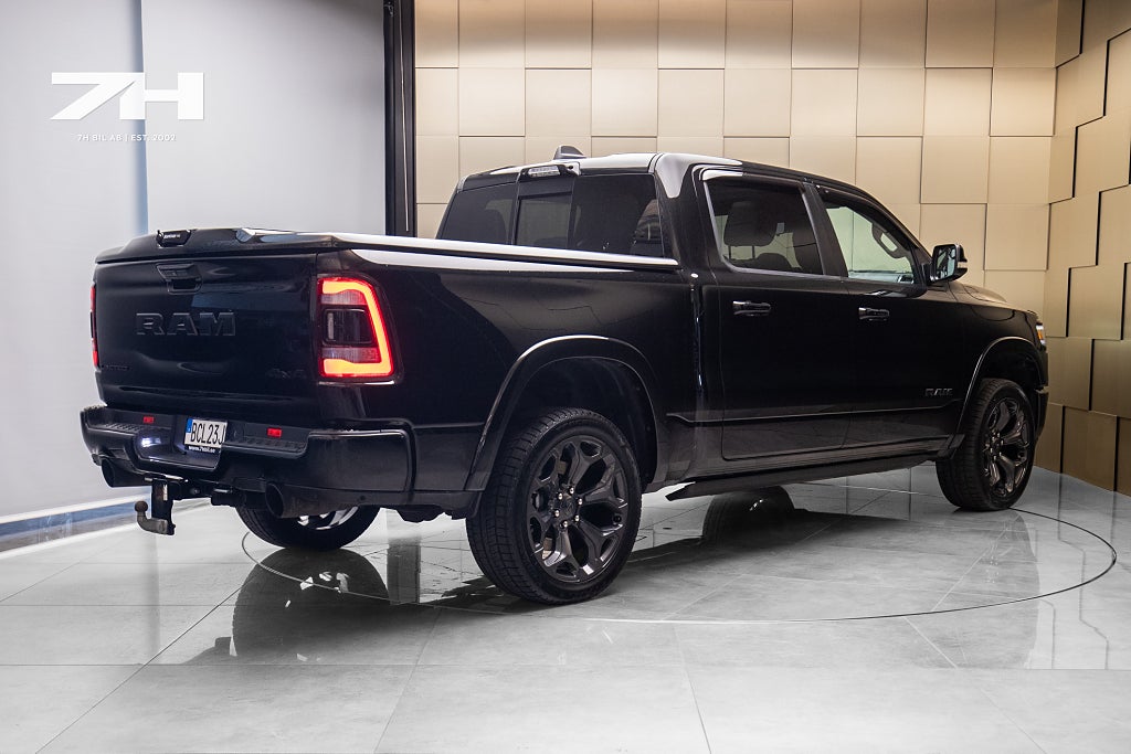 Dodge Ram 1500 Crew Cab 5.7 V8 HEMI Limited Night / Luftj / H&K / Flak