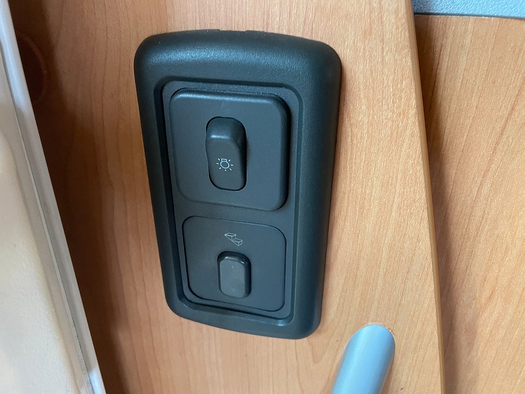 Eura Mobil TI 560 LB /B-körkort/Dragkrok/Taksäng/Ugn - Eura Mobil