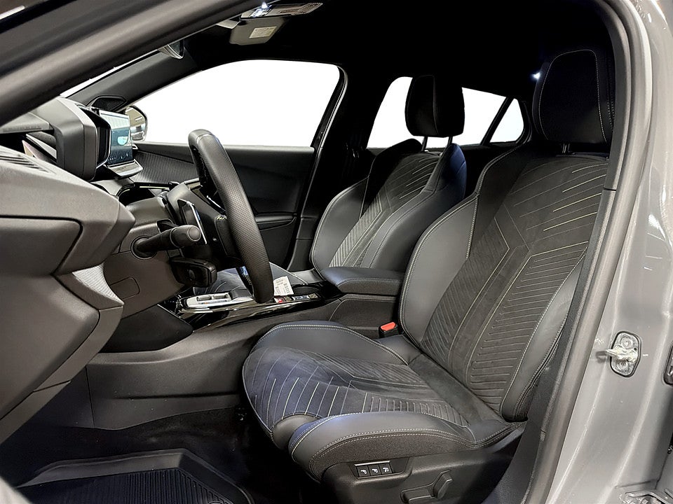 Bild på Peugeot 2008 GT 1.2 PT 130hk Aut B-KAMERA CARPLAY