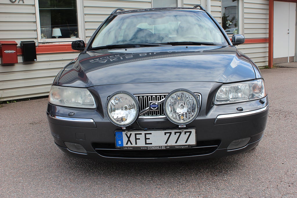 VOLVO V70 2.4 140 ch 4X2 BVM - CT OK - ATTEKAGE - CUIR INTÉGRALE - 270000 KM