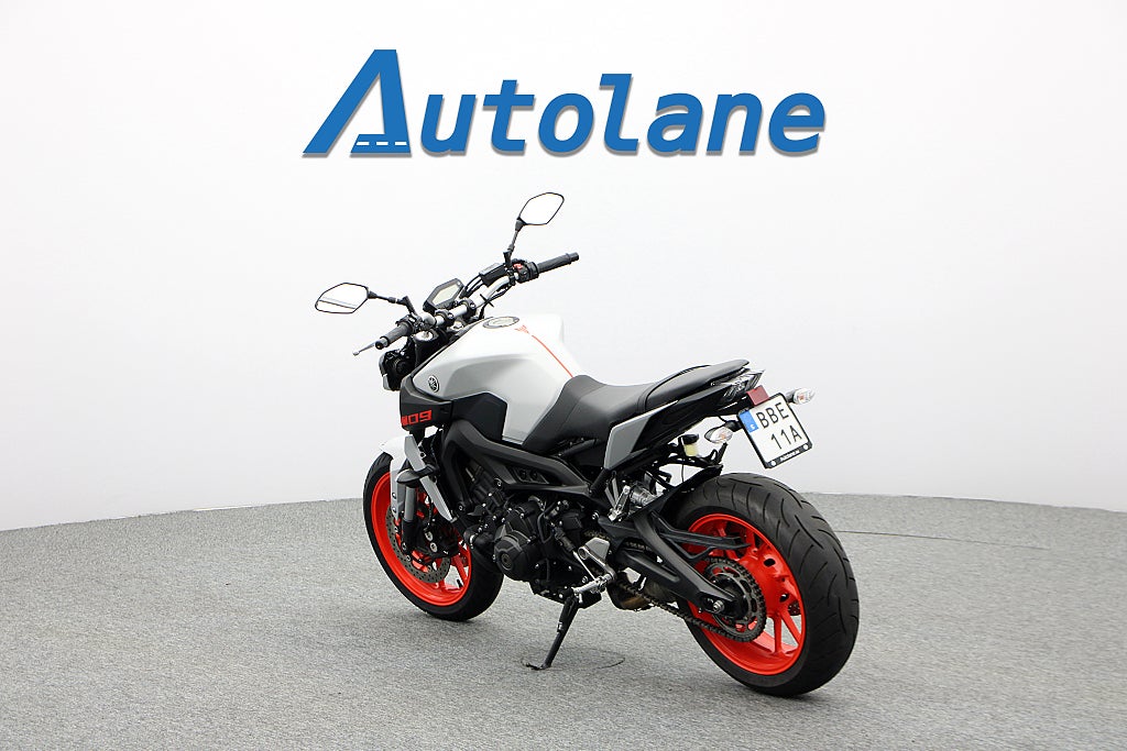 Yamaha MT-09 *Leovince Nyservad