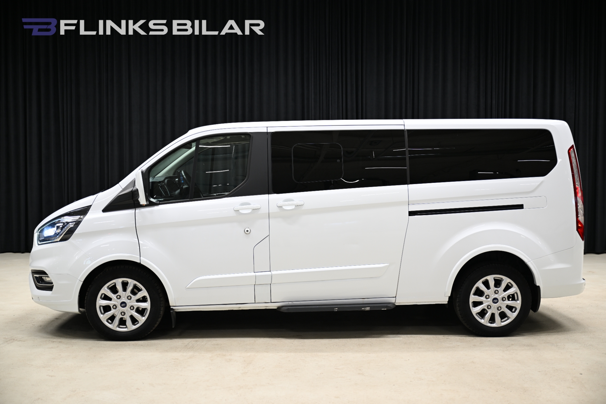 Ford Tourneo Custom 130HK L2 Automat 2020, bild 2/10