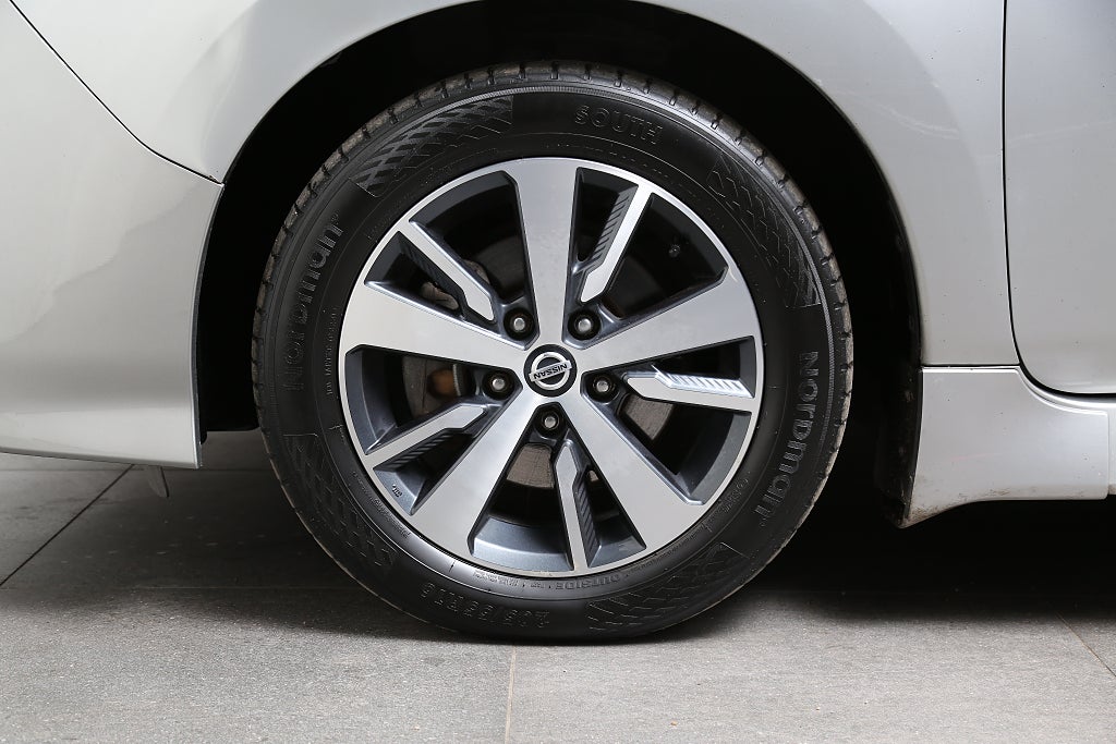 Nissan Leaf 40 kWh N-Connecta 360° I Navi I Motorvärmare 2020