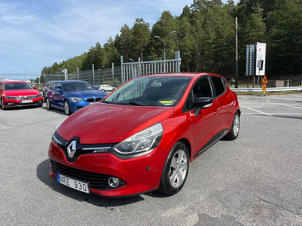 Renault Clio 0.9 TCe 90hk 10900 mil Navi Nyservad Toppskick