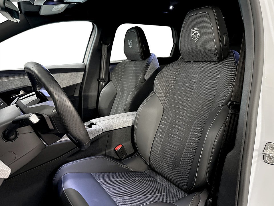 Bild på Peugeot 5008 GT Hybrid 145hk Aut 7-SITS B-KAMERA CARPLAY