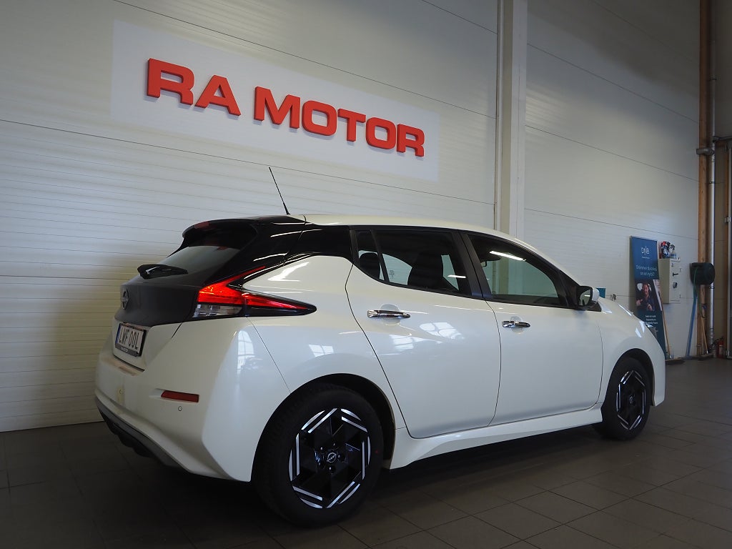Nissan Leaf 40 kWh 150hk Acenta | Drive assist | 360° | Rattvärme 2022
