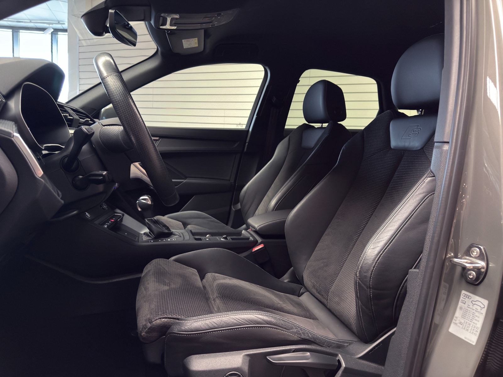 Audi Q3 45 TFSI e 245hk S-line | Dragkrok | Svart Optikpaket 2021 - miniatyr 14