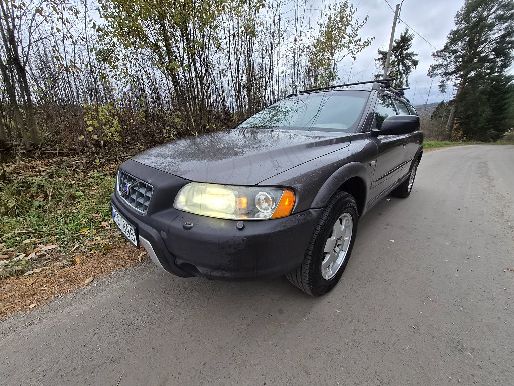 Volvo XC70 2,5T AWD AUT Momentum *Nybes/Drag/MOV/Xenon/K-Rem*
