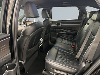 <span style="color: #D81132 !important; display: inline;">Såld idag!</span> Kia Sorento PHEV Advance Plus 7-sits S&V-hjul/Drag/Skinn/HuD/BOSE – bild 13