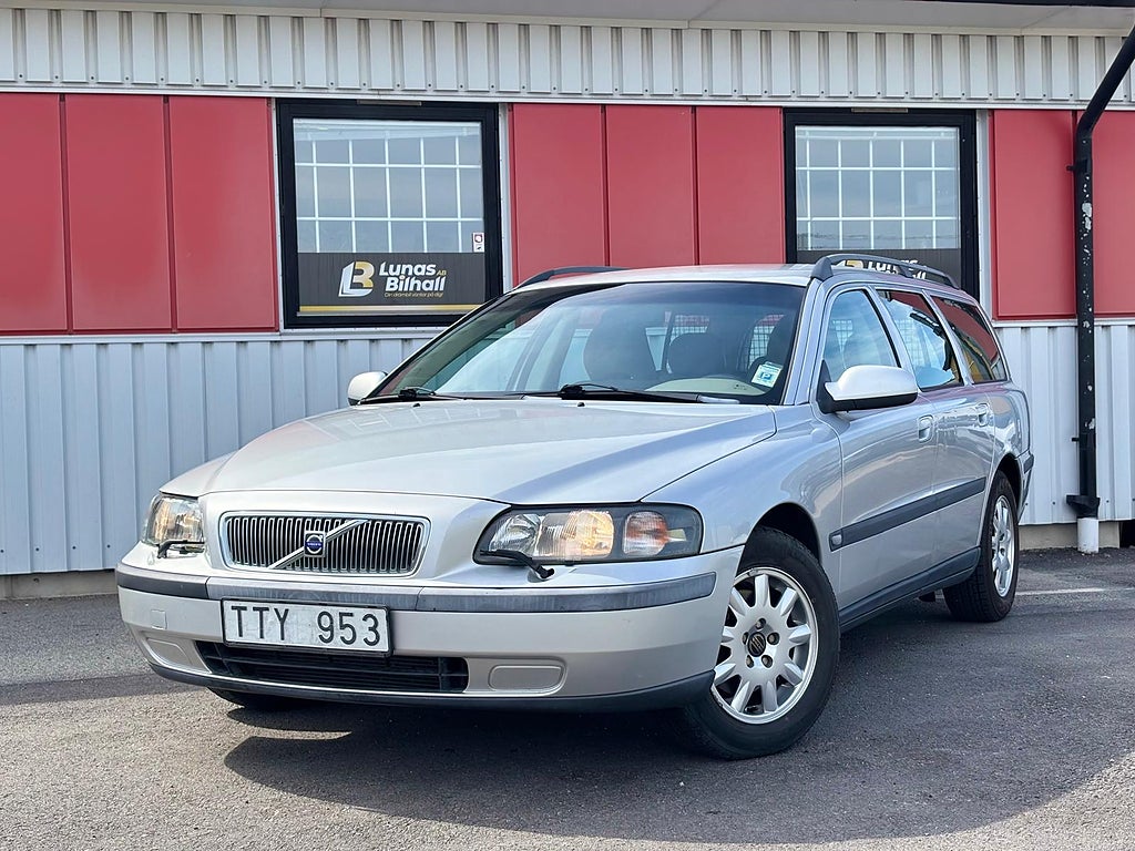 Volvo V70 2.4 Euro 4/ Endast 1 Brukare/Låga Mil/Ny Bytt Kamrem
