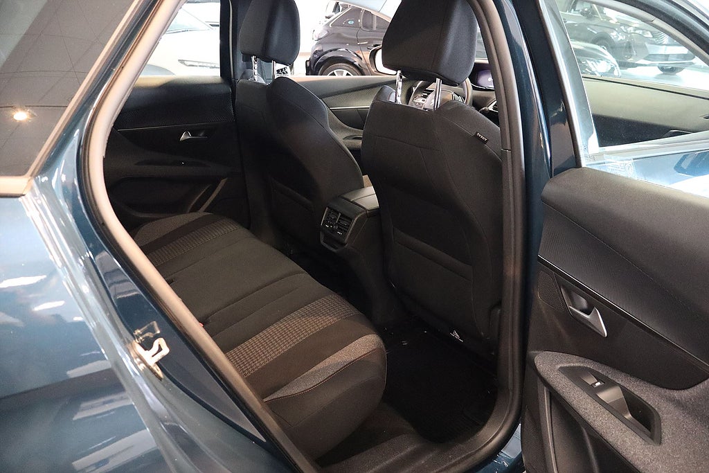 Bild på Peugeot 3008 Active Pack 1.2 PT 130hk - B-KAMERA, CARPLAY