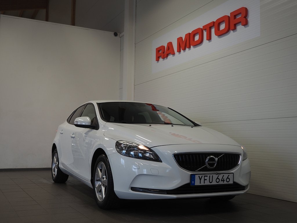 Volvo V40 D3 150hk Geartronic Kinetic D-Värm P-Sensorer 2017