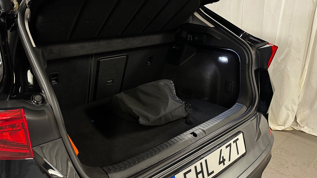 Cupra Formentor e-Hybrid 204hk Dragkrok Keyless Backkamera P-Sensorer bild 7