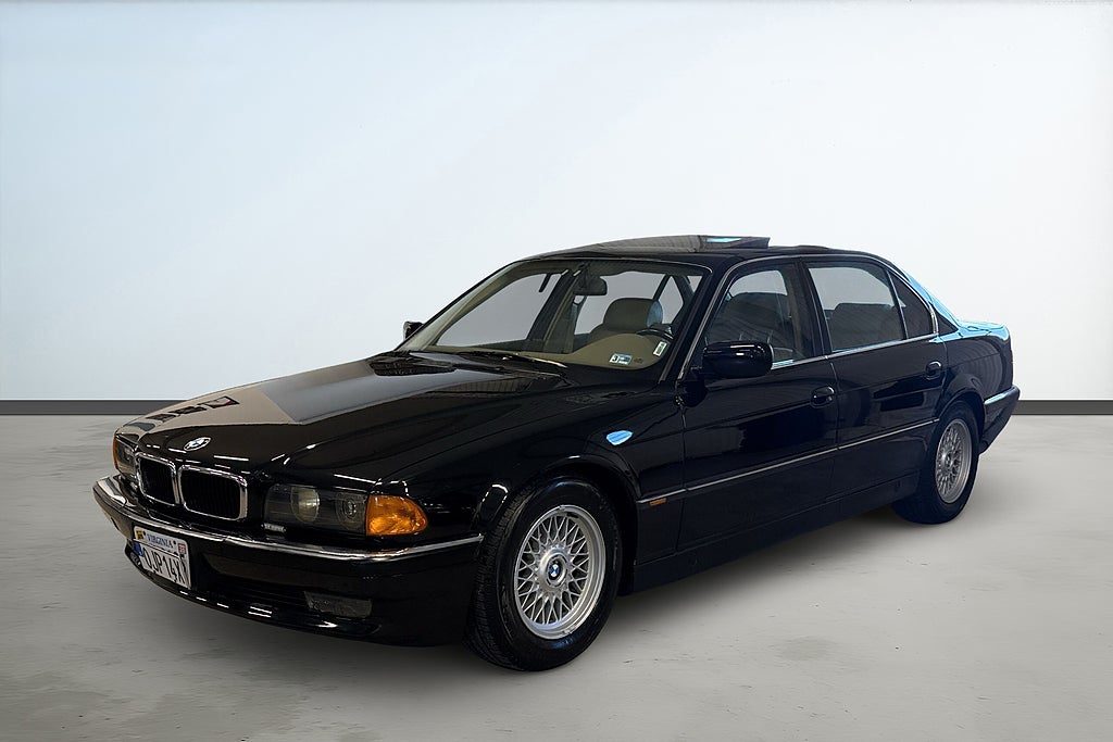 BMW 740 iL V8 Lång Skinn Taklucka 