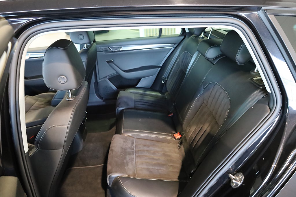 Skoda Superb Kombi 1.4 TSI iV 218hk Style | Drag | Canton | Kamera | 2022