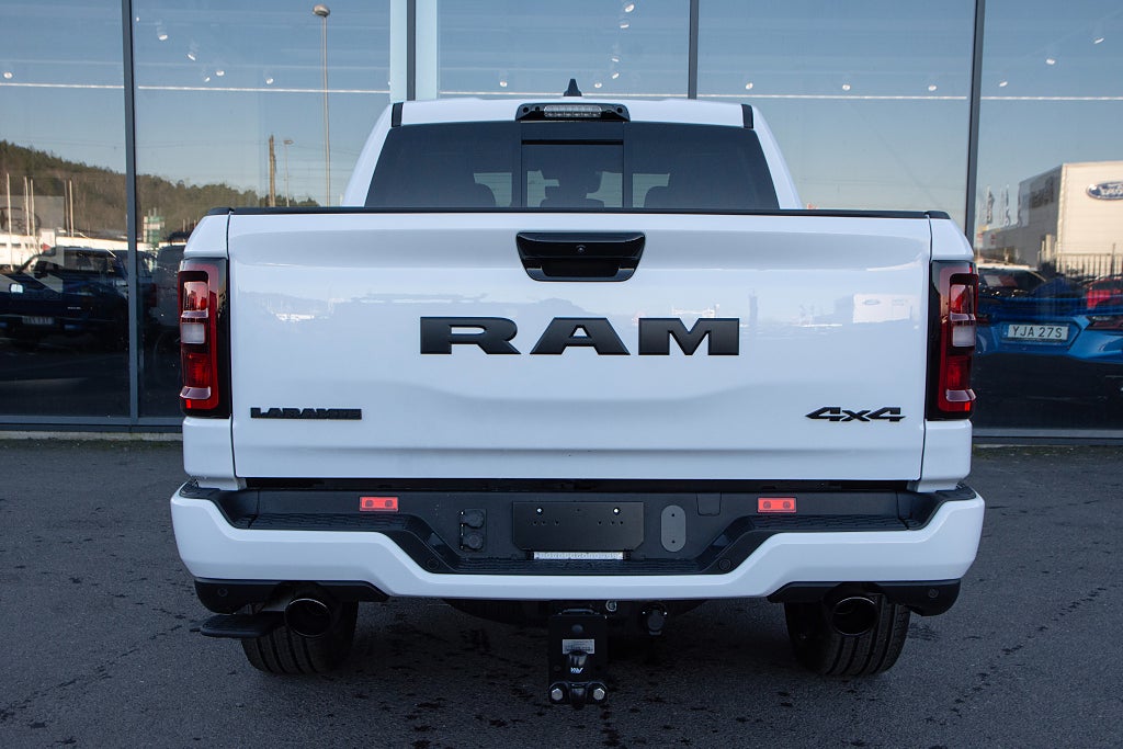 Dodge RAM 1500 Laramie Night Premium 426 hk E85 LÅG SKATT