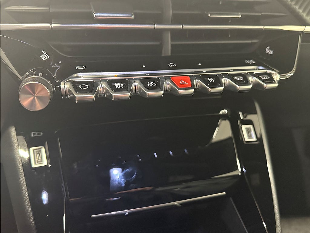 Bild på Peugeot 2008 Allure 1.2 PT 130hk - B-KAMERA, CARPLAY, FARTHÅLLARE