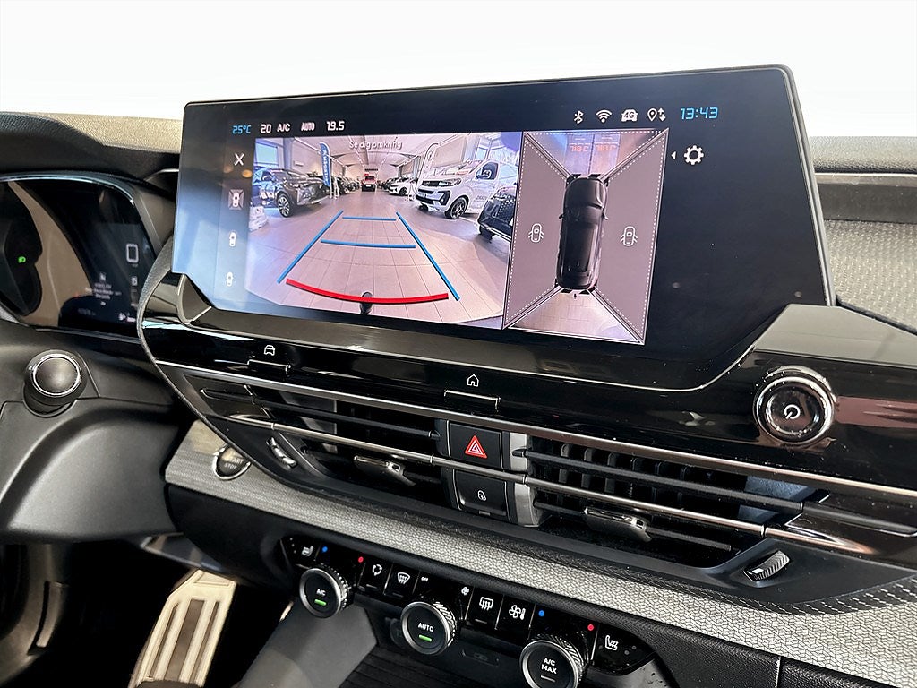 Bild på Citroën C5 X Shine Exclusive 1.6 PT 180hk Aut - PANO,360-KAMERA,DRAG