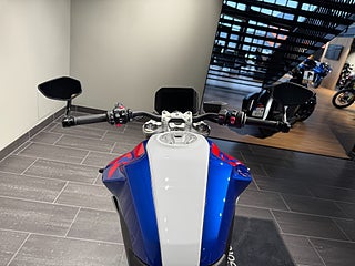 BMW F900R/Ord pris: 138.395kr/Nu: 127.900kr/100mil/Sport