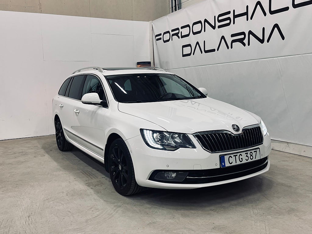 Skoda Superb Kombi 2.0 TDI 4x4 Elegance Panorama / Skinn/GPS