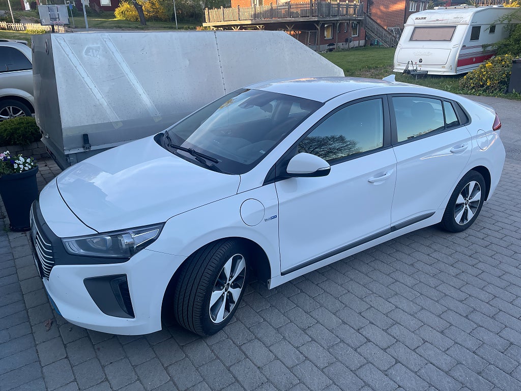 Hyundai IONIQ Plug-in 8.9 kWh Comfort Nybes+Nyservad