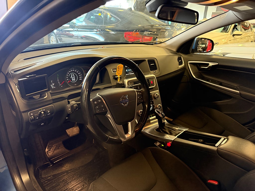 Volvo V60 2015 - miniatyr 11