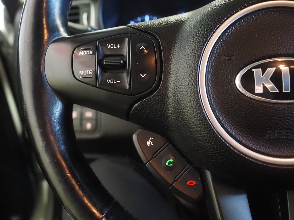 Kia Carens 1.7 CRDi 141hk DCT GLS AUT | 7-Sits | Dragkrok | 2016