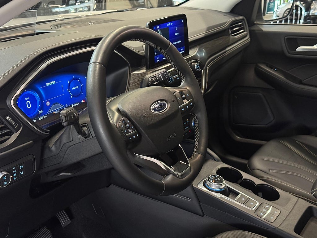 Ford Kuga 2.0 EcoBlue Aut VIGNALE AWD 3640mil 1-ägare B&O Drag