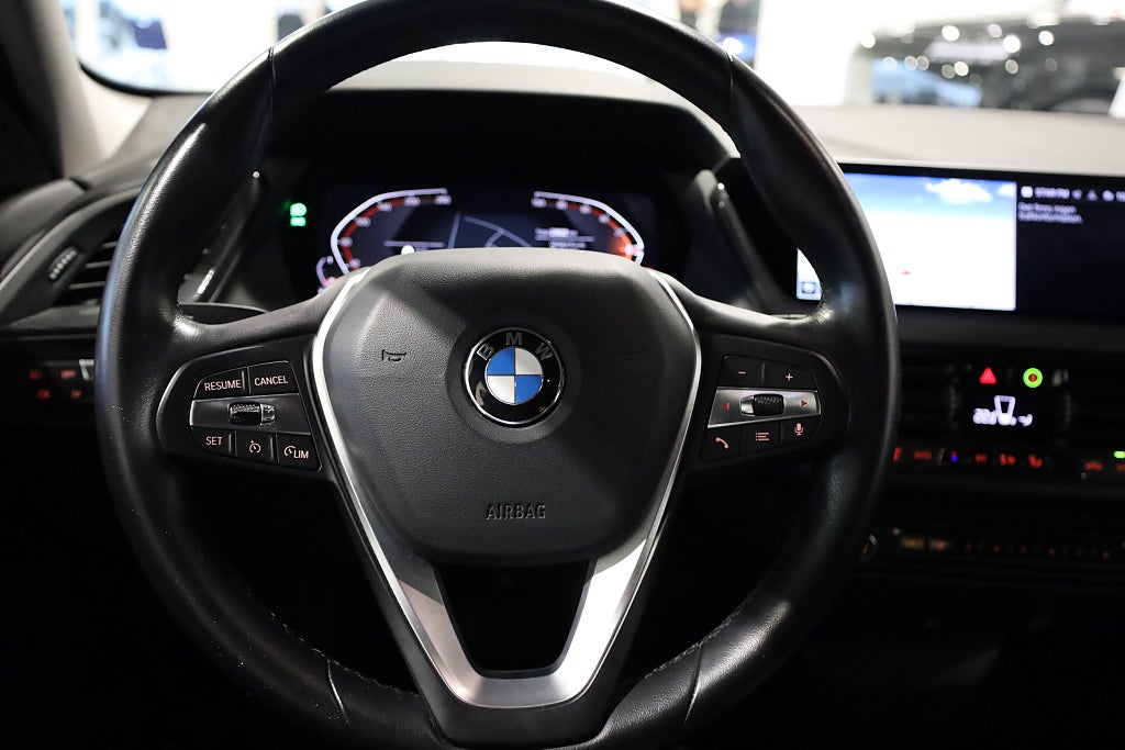 BMW 118I 136hk Sport line Aut Leasbar Navi CarPlay 2022