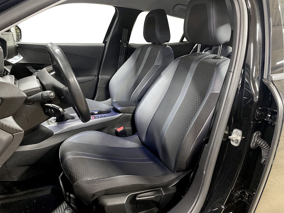 Bild på Peugeot 2008 Allure 1.2 PT 130hk - B-KAMERA, CARPLAY