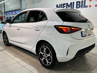 MG 3 Hybrid+ Luxury Carplay 360° GPS Pvärm S/V-hjul MOMS