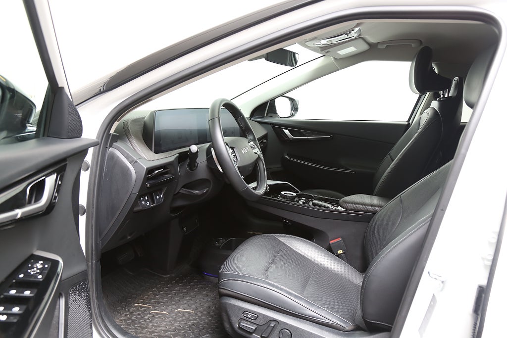Kia EV6 77.4 kWh 325hk PLUS AWD 360°-kamera Skinn Leasbar 2023