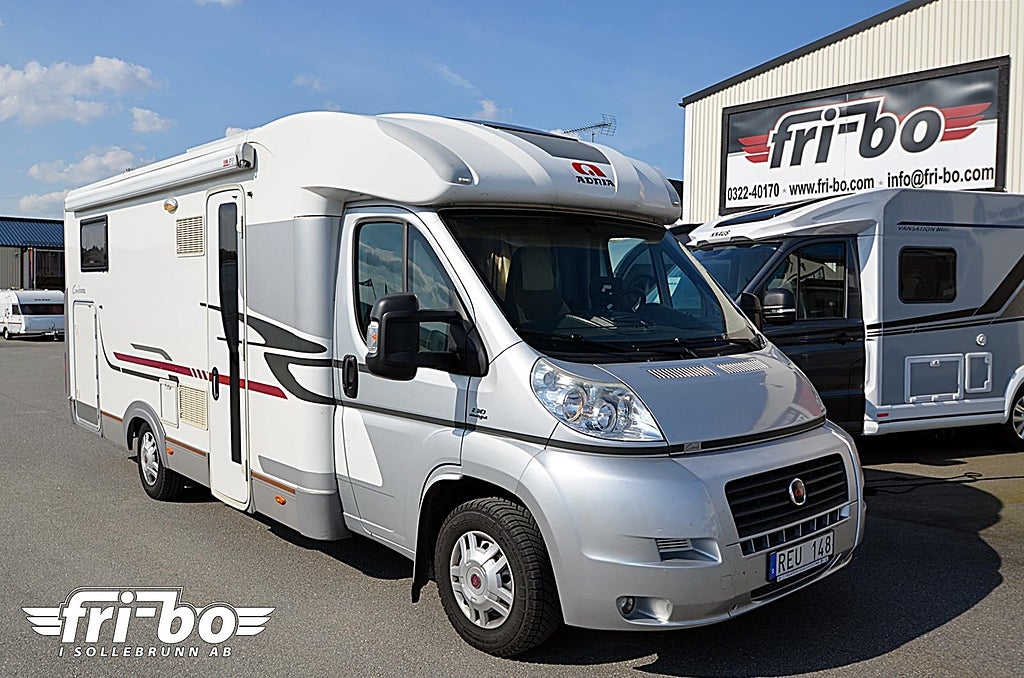 Adria Coral 670 SL S Långbäddar