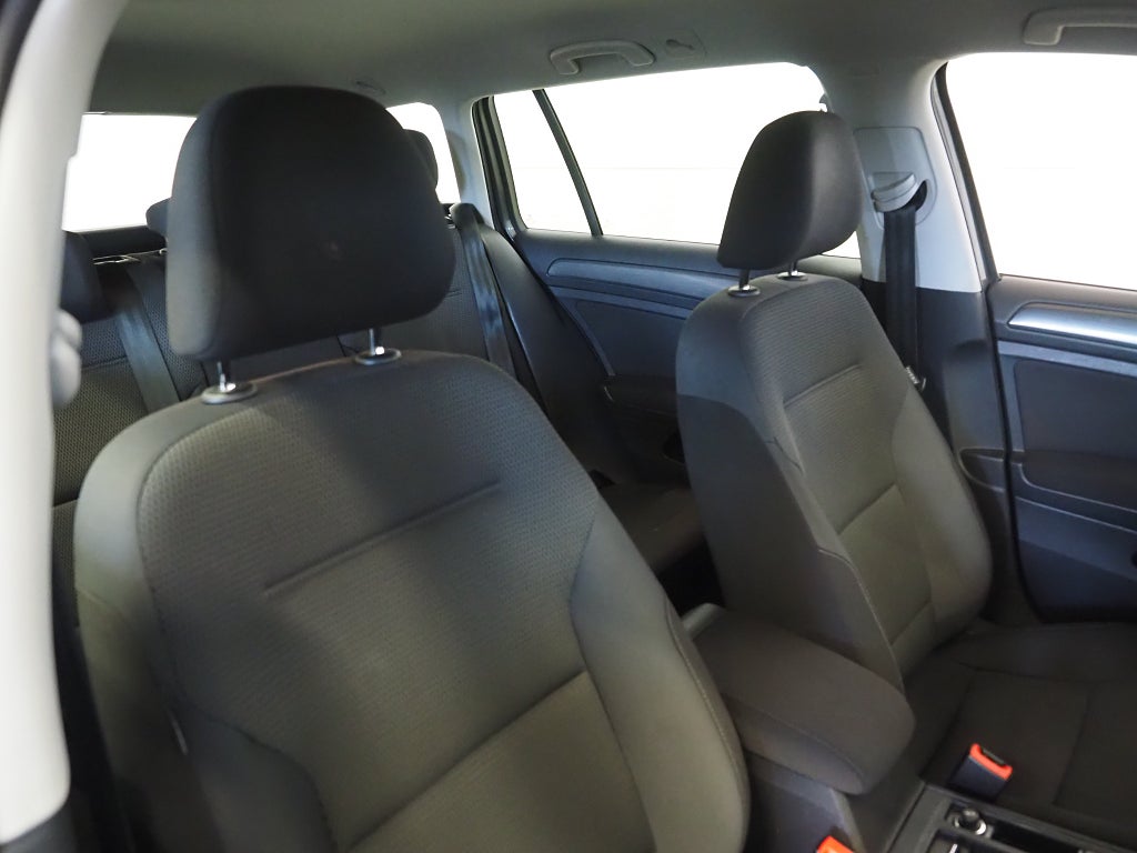 Volkswagen Golf Sportscombi 1.0 TSI DSG Dragkrok Backkamera M-Värmare 2018