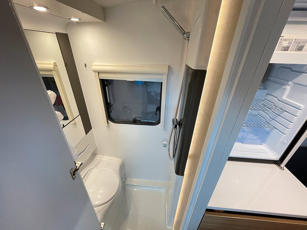 Adria Action 361 LH / Långbädd / B-körkort / Cykelställ - Adria