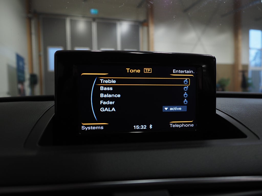 Audi Q3 2.0 TDI 150hk quattro S Tronic | Drag | PDC | 2017