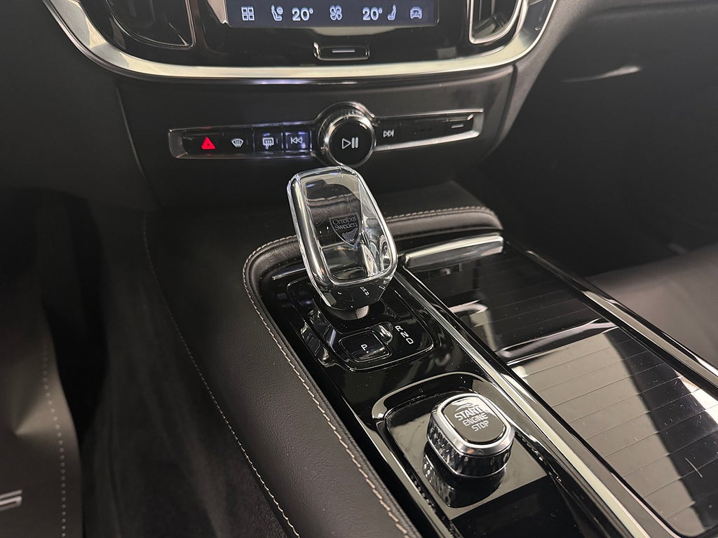 Volvo V60 Recharge T6 AWD R-Design Plus Dark EDT. MOMS Leasebar bild 13