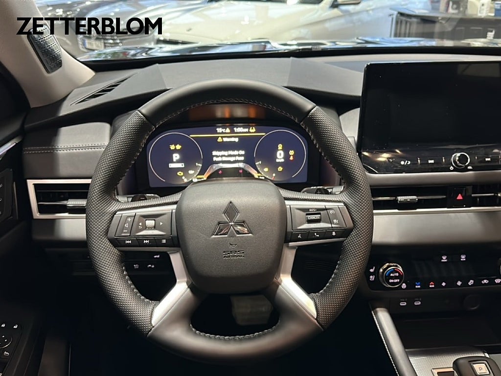 SUV Mitsubishi Outlander 12 av 22