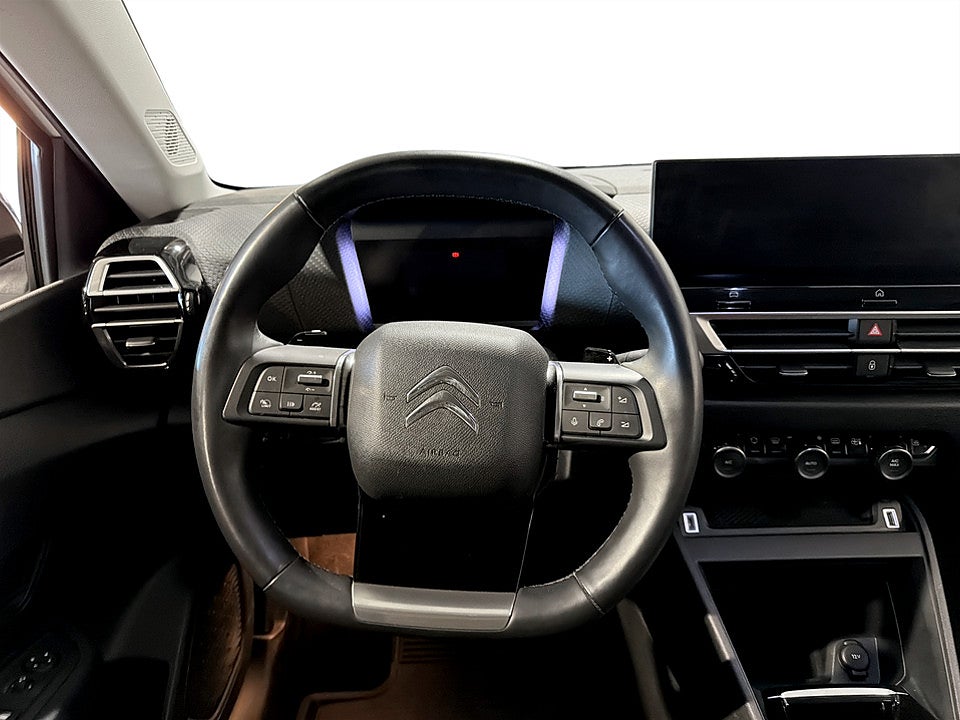 Bild på Citroën C4-X Shine 1.2 PT 130hk Aut B-KAMERA RATTVÄRME
