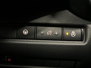 Nissan Juke Hybrid 360°/Helskinn/Kamkedja/BOSE/keyless/S&V-Däck – bild 18