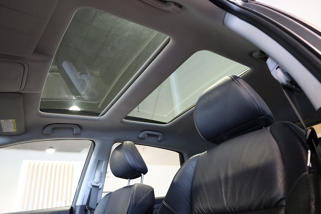 Honda CR-V 2,0 i-VTEC Executive 4WD Aut Pano Drag Läder PDC 2011