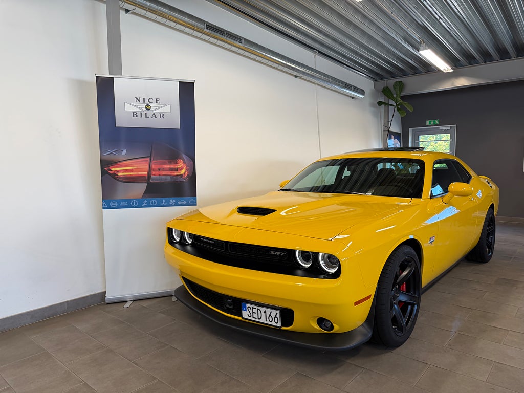 Dodge Challenger SRT 6.4 V8 HEMI 492hk Soll H/K 2.160mil Sv-såld 1äg