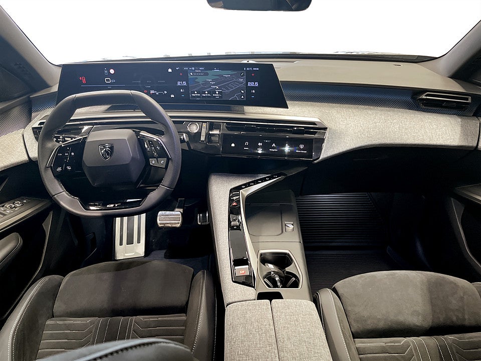 Bild på Peugeot 5008 GT Ultimate Hybrid 145hk Aut 7-SITS ELSTOL B-KAMERA