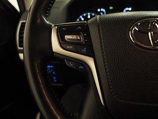 SUV Toyota Land Cruiser 21 av 27