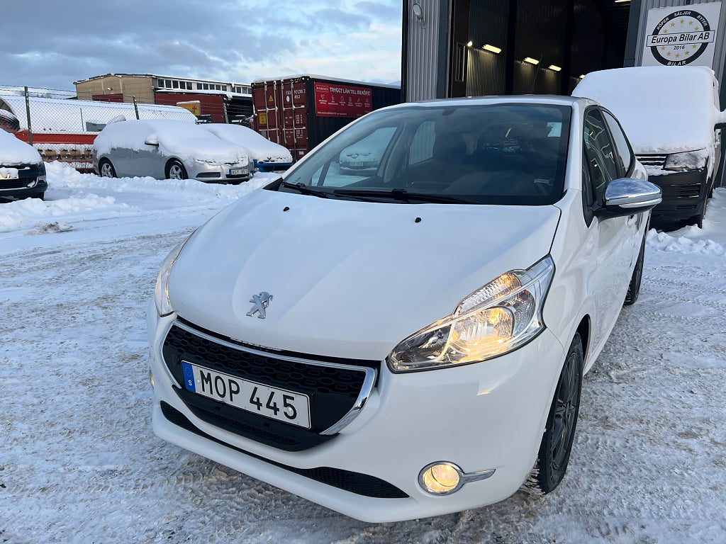 Peugeot 208 5-dörrar 1.2 VTi 82 MOTORVÄRMARE PDC-BAK 82HK