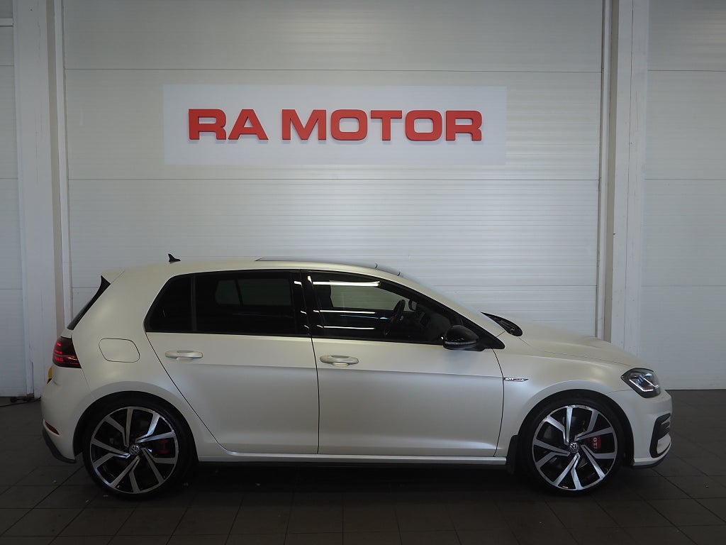 Volkswagen Golf GTI Performance 2.0 TSI 245hk Taklucka Dynaudio Cockpit 2018