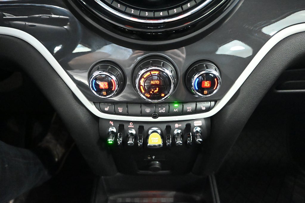 MINI Countryman 2019 - miniatyr 26