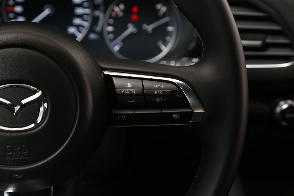 Mazda 3 Hatchback 2,0 SKYACTIV-G M Hybrid NAGISA BOSE Head-up 2024